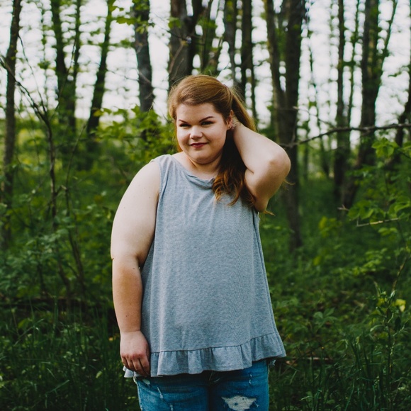 Plus size peek-a-boo lace back top - Picture 3 of 3